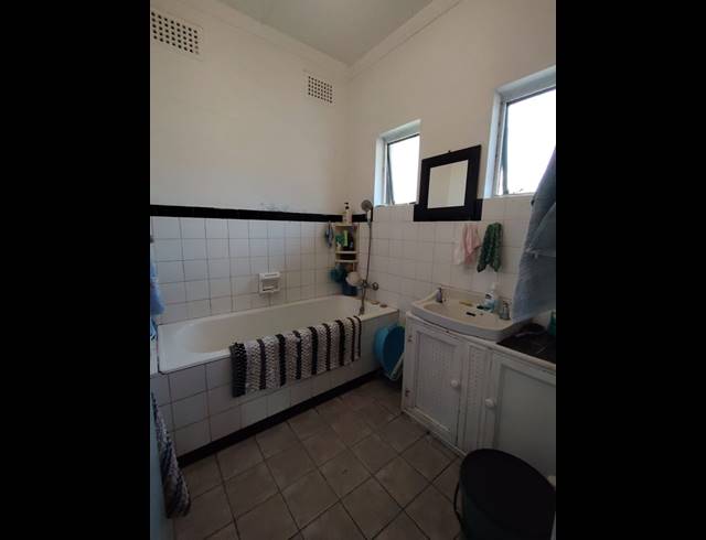 3 BEDROOM HOUSE SOLD IN SEA VIEW